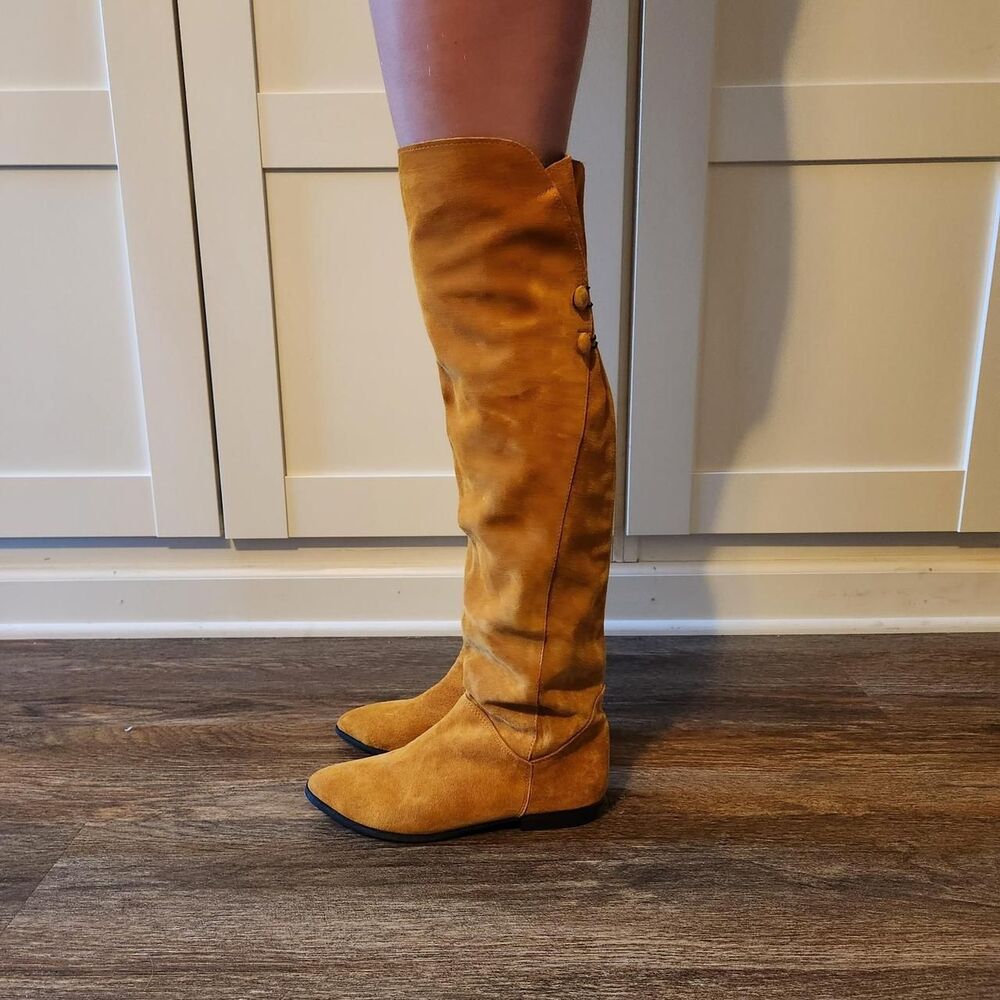 Women's Tan and Brown knee High Suede Boots Size 8.5